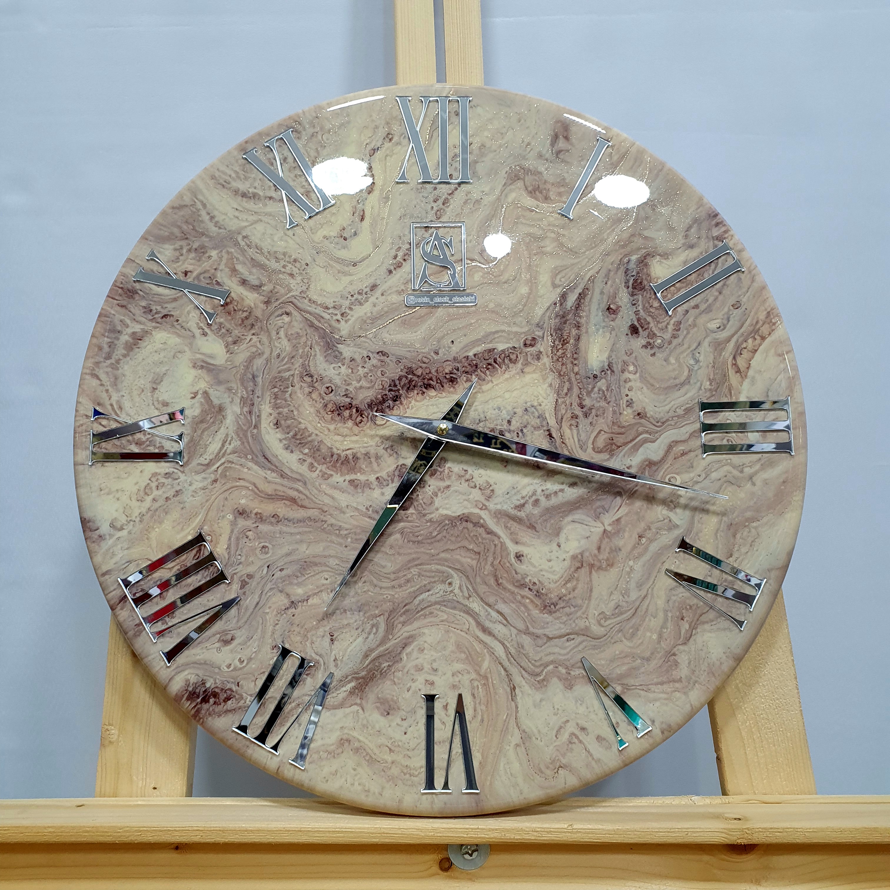 ساعت دیواری رزینی کد ۵۰۰