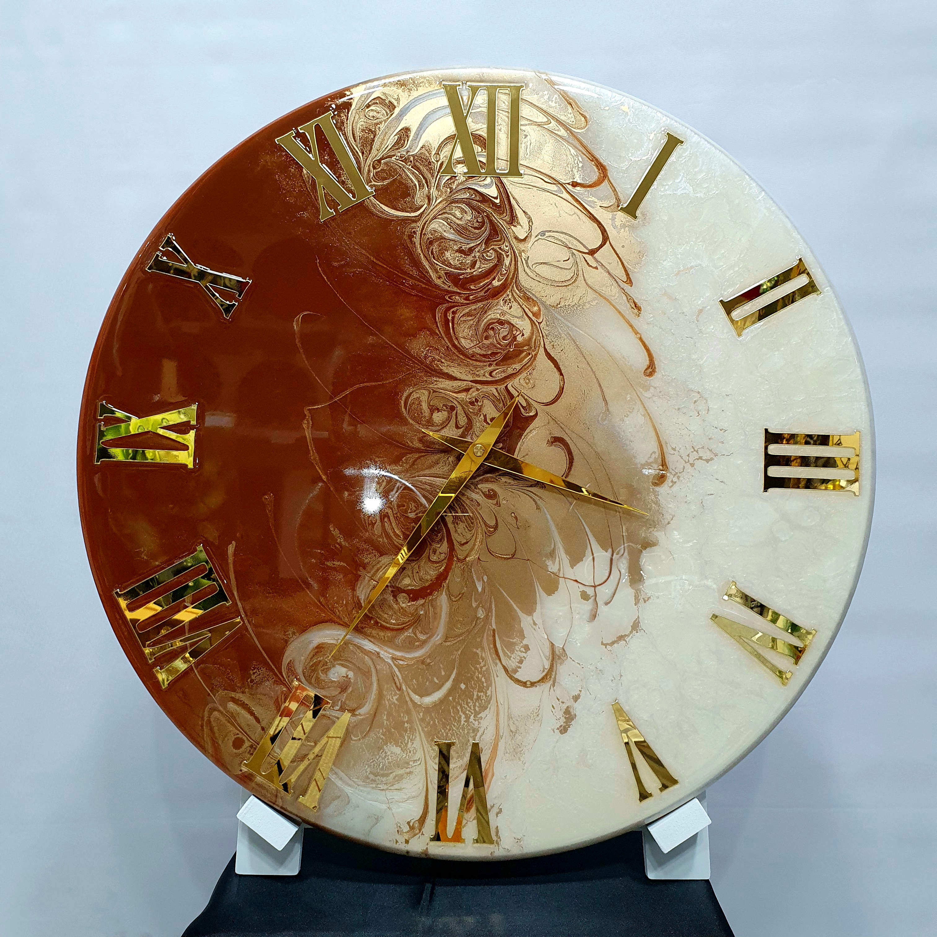 ساعت دیواری رزینی کد ۵۶۳